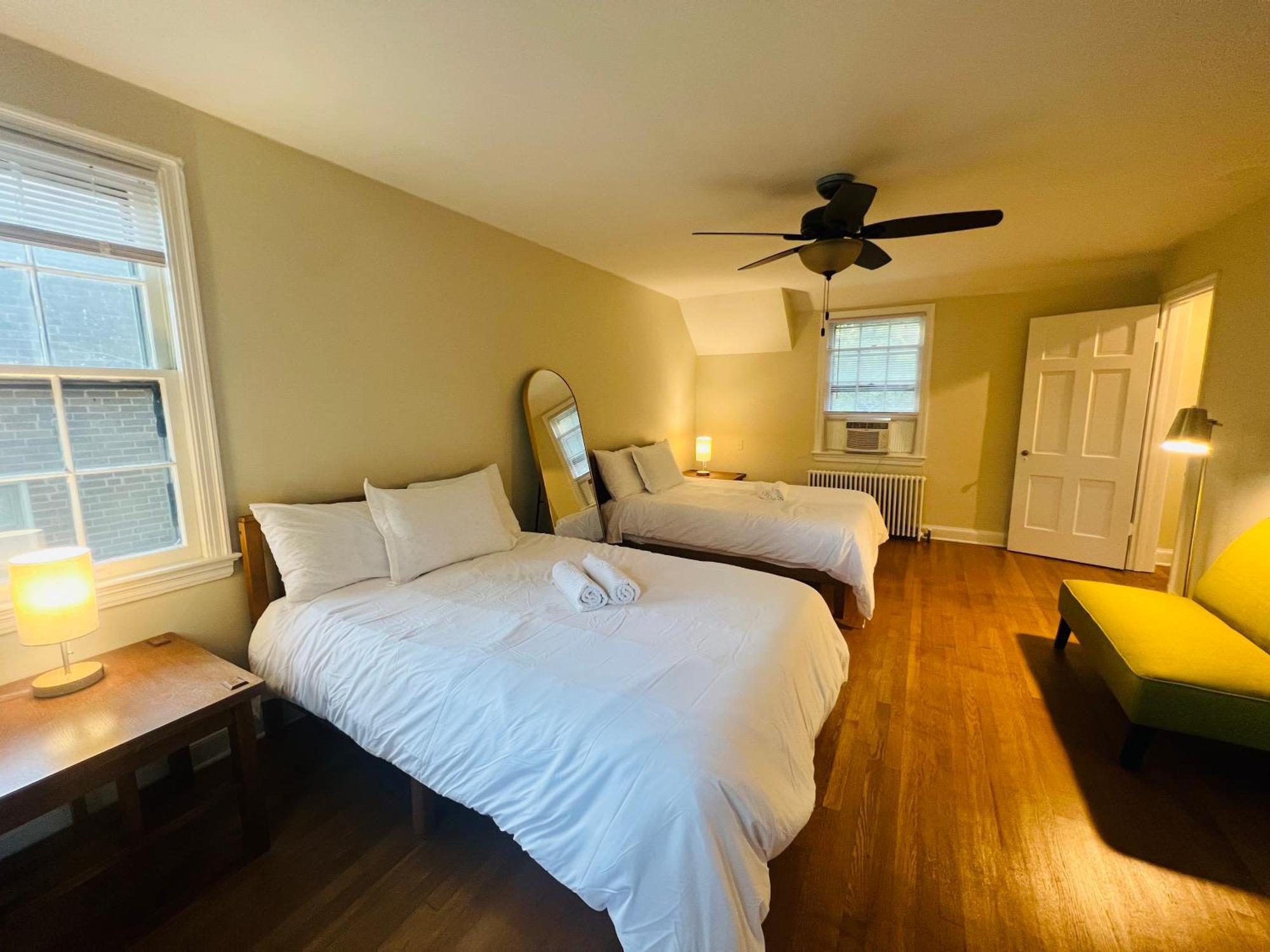 Dc'S Best Location 4 Bed With Parking Walk To Metro And Nightlife Bethesda Row เชวีเชส ภายนอก รูปภาพ